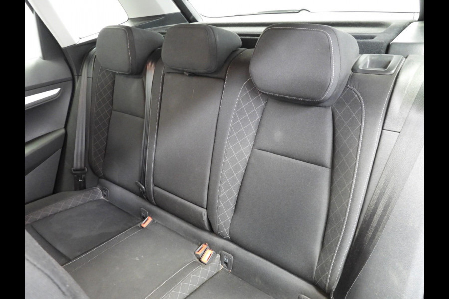 Škoda Karoq 1.0 TSI Business Edition NAVI/CLIMA/TREKH./PDC/16"LMV!