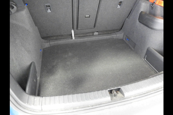 Škoda Karoq 1.0 TSI Business Edition NAVI/CLIMA/TREKH./PDC/16"LMV!