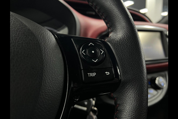 Toyota Yaris 1.5 Hybrid Bi-Tone | Lane | Camera | LED| Clima