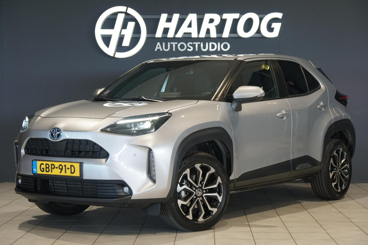 Toyota Yaris Cross 1.5 Hybrid Dynamic + Comfort Pack / TOYOTA GARANTIE / DODEHOEK / STUURVERWARMING Toyota Yaris Cross 1.5 Hybrid Dynamic + Comfort Pack / TOYOTA GARANTIE / DODEHOEK / STUURVERWARMING
