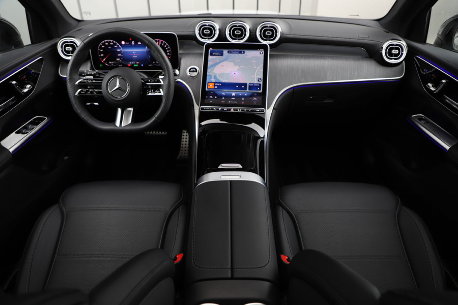 Mercedes-Benz GLC 300e AMG 4-Matic | 313PK | Pano | Massage | Keyles-go | Sfeerverlichting | Memory | Distronic+ | Stoelventilatie | Air-balance |