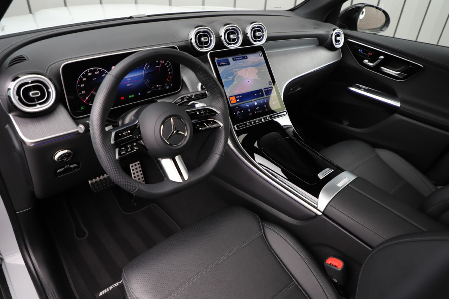 Mercedes-Benz GLC 300e AMG 4-Matic | 313PK | Pano | Massage | Keyles-go | Sfeerverlichting | Memory | Distronic+ | Stoelventilatie | Air-balance |