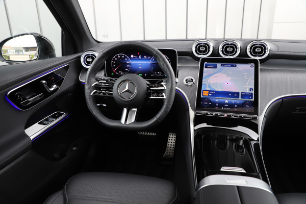 Mercedes-Benz GLC 300e AMG 4-Matic | 313PK | Pano | Massage | Keyles-go | Sfeerverlichting | Memory | Distronic+ | Stoelventilatie | Air-balance |