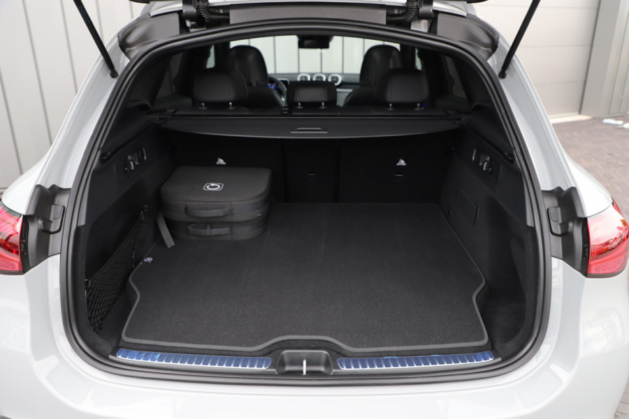 Mercedes-Benz GLC 300e AMG 4-Matic | 313PK | Pano | Massage | Keyles-go | Sfeerverlichting | Memory | Distronic+ | Stoelventilatie | Air-balance |