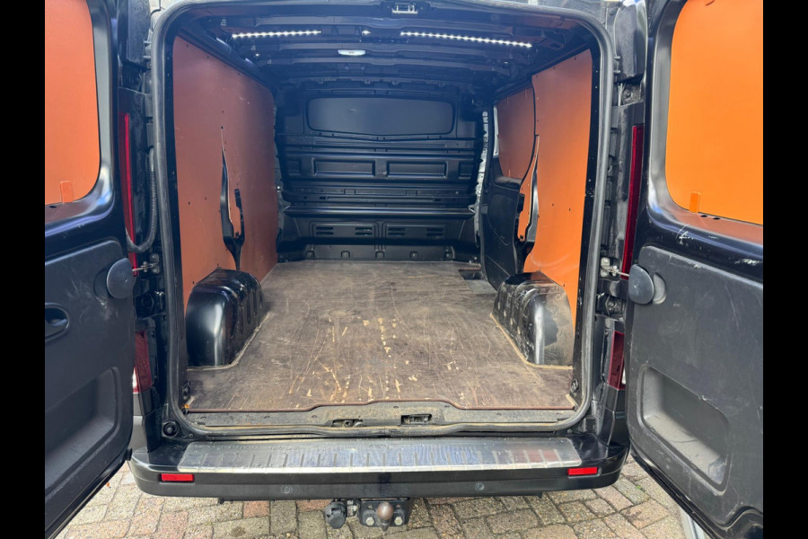 Renault Trafic 2.0 dCi 130 T29 L1H1 Luxe / Navi / Trekhaak / Clima / Keyless / Side Bars / Betimmering laadruimte Renault Trafic 2.0 dCi 130 T29 L1H1 Luxe / Navi / Trekhaak / Clima / Keyless / Side Bars / Betimmering laadruimte