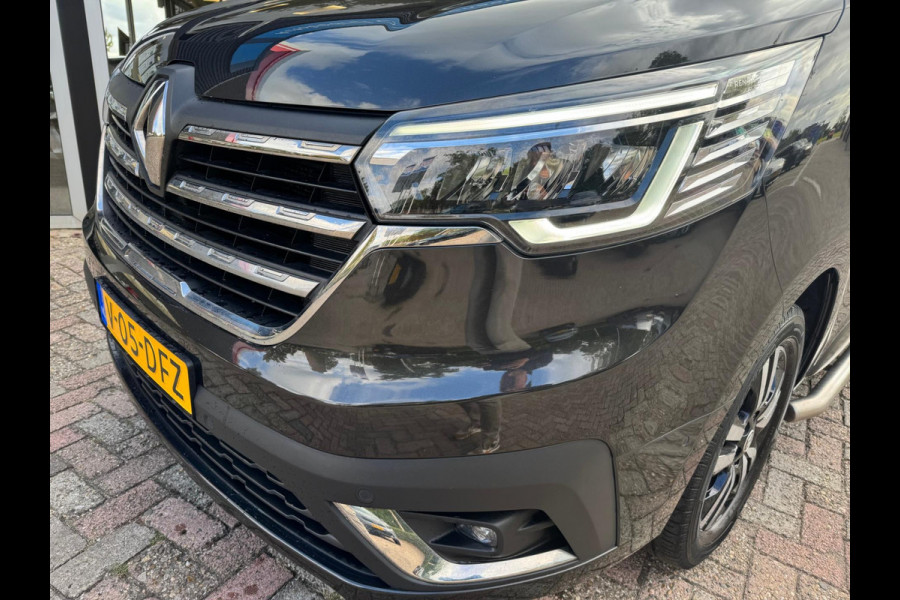 Renault Trafic 2.0 dCi 130 T29 L1H1 Luxe / Navi / Trekhaak / Clima / Keyless / Side Bars / Betimmering laadruimte Renault Trafic 2.0 dCi 130 T29 L1H1 Luxe / Navi / Trekhaak / Clima / Keyless / Side Bars / Betimmering laadruimte