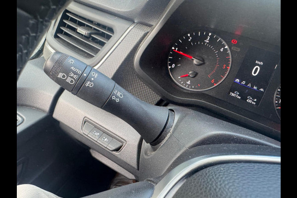 Renault Trafic 2.0 dCi 130 T29 L1H1 Luxe / Navi / Trekhaak / Clima / Keyless / Side Bars / Betimmering laadruimte Renault Trafic 2.0 dCi 130 T29 L1H1 Luxe / Navi / Trekhaak / Clima / Keyless / Side Bars / Betimmering laadruimte