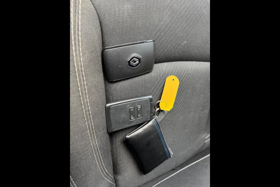 Renault Trafic 2.0 dCi 130 T29 L1H1 Luxe / Navi / Trekhaak / Clima / Keyless / Side Bars / Betimmering laadruimte Renault Trafic 2.0 dCi 130 T29 L1H1 Luxe / Navi / Trekhaak / Clima / Keyless / Side Bars / Betimmering laadruimte