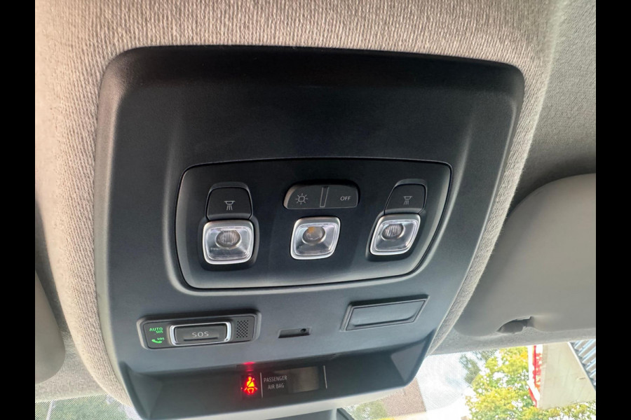 Renault Trafic 2.0 dCi 130 T29 L1H1 Luxe / Navi / Trekhaak / Clima / Keyless / Side Bars / Betimmering laadruimte Renault Trafic 2.0 dCi 130 T29 L1H1 Luxe / Navi / Trekhaak / Clima / Keyless / Side Bars / Betimmering laadruimte