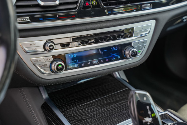 BMW 7 Serie 750i xDrive High Executive Panodak Memory Harman Kardon 360 Cam ACC DAB+