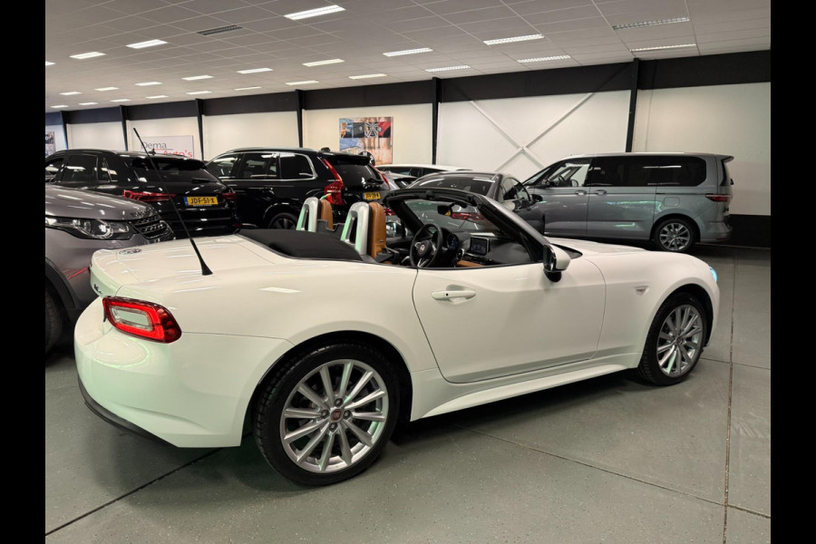 Fiat 124 Spider 1.4 MultiAir Turbo NAVI/LED/LEDER/CAM/DAB/BOSE/PDC/CRUISE///