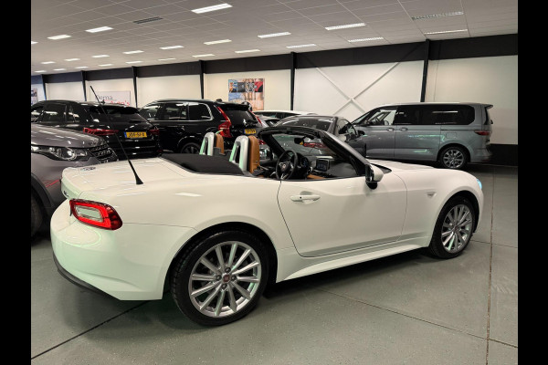 Fiat 124 Spider 1.4 MultiAir Turbo NAVI/LED/LEDER/CAM/DAB/BOSE/PDC/CRUISE///