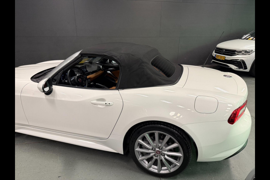 Fiat 124 Spider 1.4 MultiAir Turbo NAVI/LED/LEDER/CAM/DAB/BOSE/PDC/CRUISE///