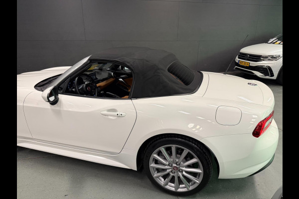 Fiat 124 Spider 1.4 MultiAir Turbo NAVI/LED/LEDER/CAM/DAB/BOSE/PDC/CRUISE///
