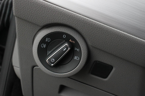 Volkswagen Transporter 2.0 TDI L2H1 150PK BULLI DC DUBBEL CABINE / LEIGHTONVANS BODYKIT / FULL OPTINS / LEDER / FULL BLACK / APPLE