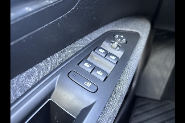 Peugeot 3008 1.2 PureTech Blue Lease Executive | automaat | navigatie | achteruitrijcamera | trekhaak afneembaar