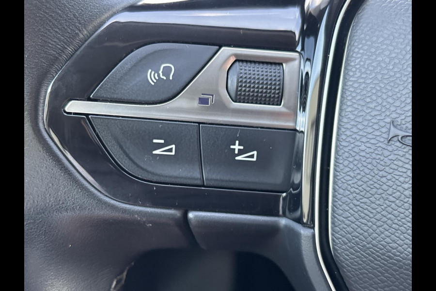 Peugeot 3008 1.2 PureTech Blue Lease Executive | automaat | navigatie | achteruitrijcamera | trekhaak afneembaar