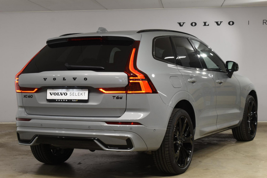 Volvo XC60 T6 350PK AWD Plus Black Edition / Head Up Display / 360 Camera / Panorama Dak / Lederen Bekleding / Elektrische Stoelen / Stuur & Stoelverwarming /