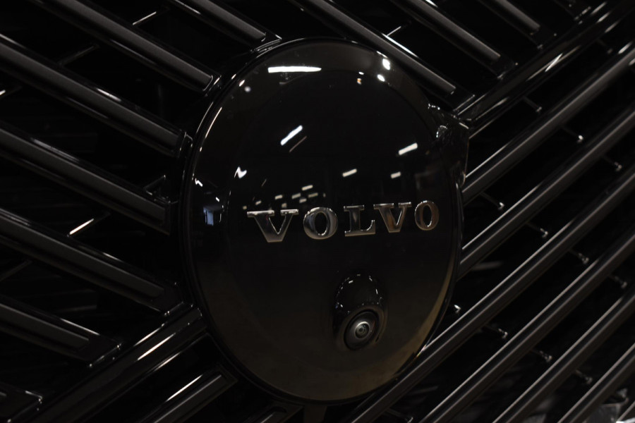 Volvo XC60 T6 350PK AWD Plus Black Edition / Head Up Display / 360 Camera / Panorama Dak / Lederen Bekleding / Elektrische Stoelen / Stuur & Stoelverwarming /