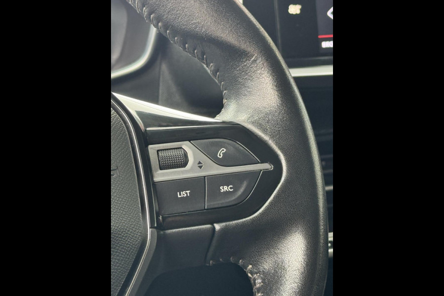 Peugeot 2008 1.2 PureTech Allure - Navigatie I LED/Xenon I PDC & Achteruitrij camera I Airco I Sport velgen I Dealer onderhouden