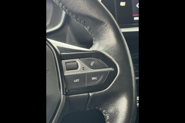 Peugeot 2008 1.2 PureTech Allure - Navigatie I LED/Xenon I PDC & Achteruitrij camera I Airco I Sport velgen I Dealer onderhouden