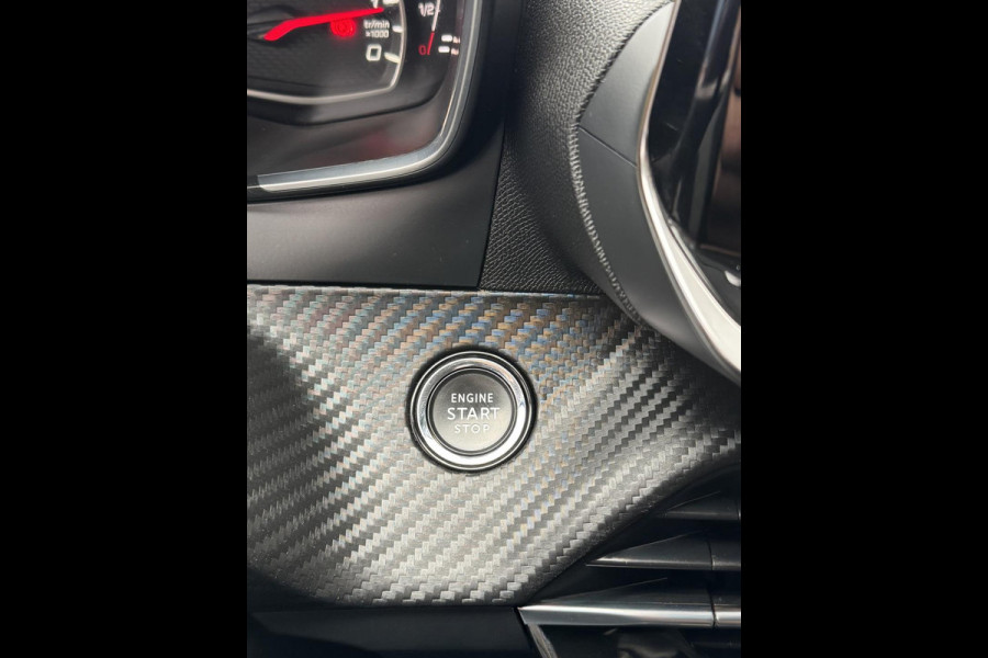 Peugeot 2008 1.2 PureTech Allure - Navigatie I LED/Xenon I PDC & Achteruitrij camera I Airco I Sport velgen I Dealer onderhouden