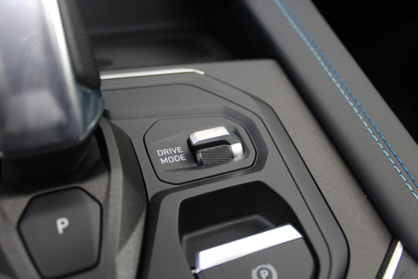 Lynk & Co 01 1.5 261PK PHEV | PANORAMA SCHUIF / KANTELDAK | INFINTY AUDIO | DODEHOEK DETECTIE | NAVIGATIE | DASHBOARD CAMERA | ELEKTRISCHE STOELVERSTELLING MET GEHEUGEN FUNCTIE | DAB+ RADIO | DRAADLOZE APPLE CARPLAY/ANDROID AUTO | DRAADLOZE TELEFOONLADER | ELEKTRISCH BEDIENBARE ACHTERKLEP | STOEL VERWARMING | 360° CAMERA | DODEHOEK DETECTIE | ZWARTE HEMEL BEKLEDING | KEYLESS ENTRY/START | 20" LICHTMETALEN VELGEN |