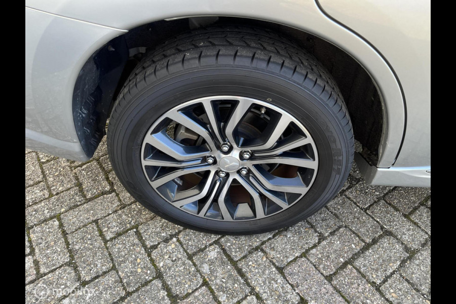 Mitsubishi Outlander 2.4 PHEV Intense+ Trekhaak carplay