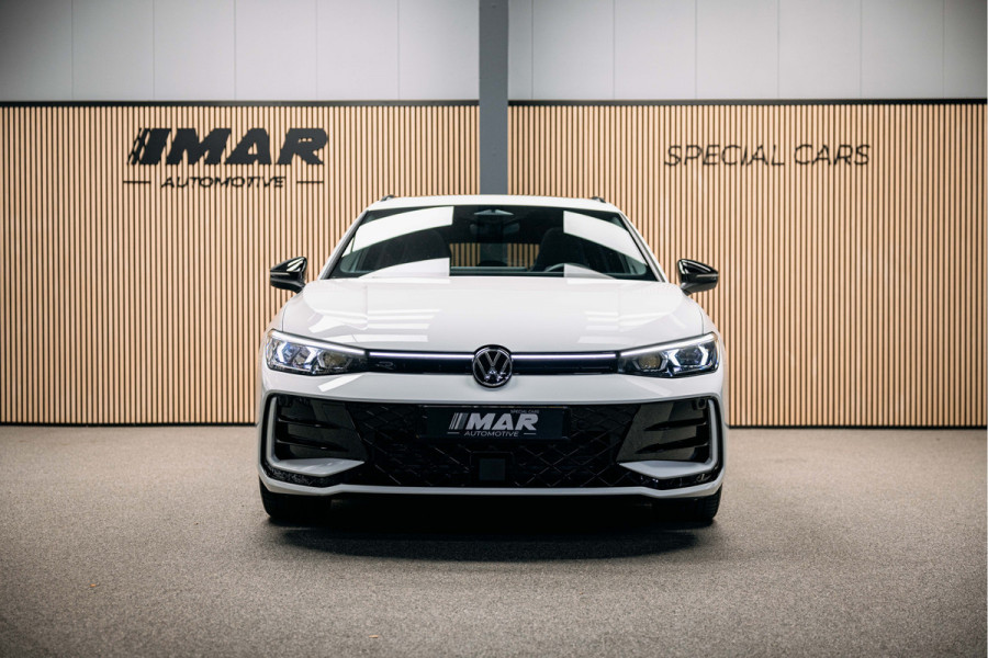 Volkswagen Passat R-Line Diesel | Trekhaak | Pano | Head-up | Stoelmassage | Volkswagen Passat R-Line Diesel | Trekhaak | Pano | Head-up | Stoelmassage |