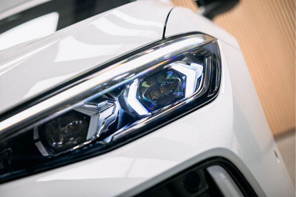 Volkswagen Passat R-Line Diesel | Trekhaak | Pano | Head-up | Stoelmassage | Volkswagen Passat R-Line Diesel | Trekhaak | Pano | Head-up | Stoelmassage |