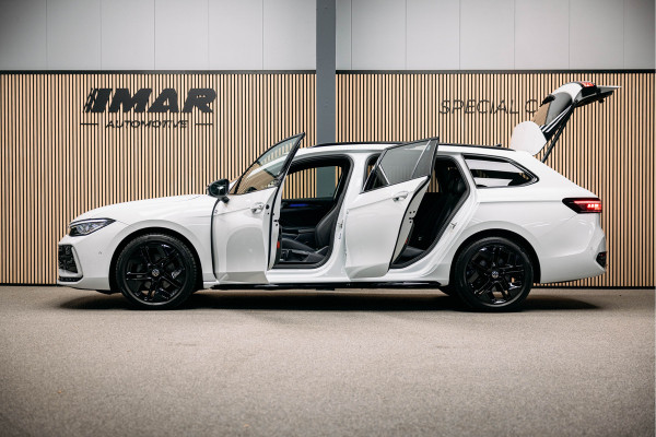 Volkswagen Passat R-Line Diesel | Trekhaak | Pano | Head-up | Stoelmassage | Volkswagen Passat R-Line Diesel | Trekhaak | Pano | Head-up | Stoelmassage |