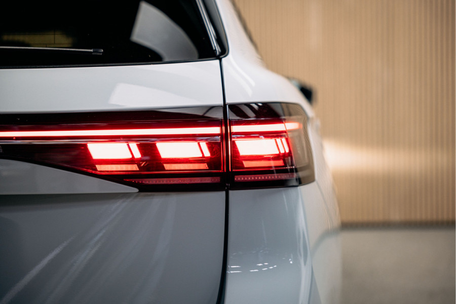 Volkswagen Passat R-Line Diesel | Trekhaak | Pano | Head-up | Stoelmassage | Volkswagen Passat R-Line Diesel | Trekhaak | Pano | Head-up | Stoelmassage |