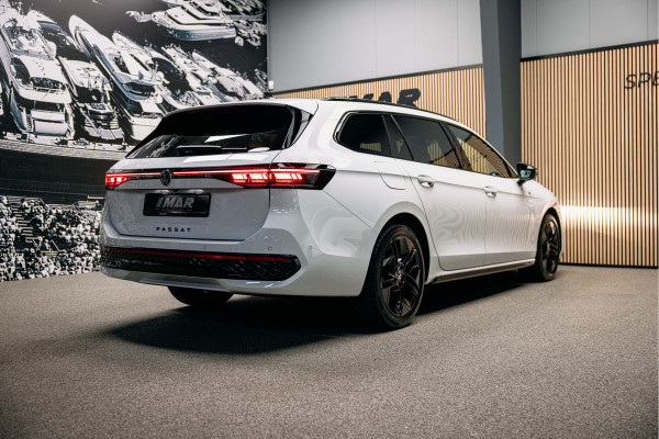 Volkswagen Passat R-Line Diesel | Trekhaak | Pano | Head-up | Stoelmassage | Volkswagen Passat R-Line Diesel | Trekhaak | Pano | Head-up | Stoelmassage |