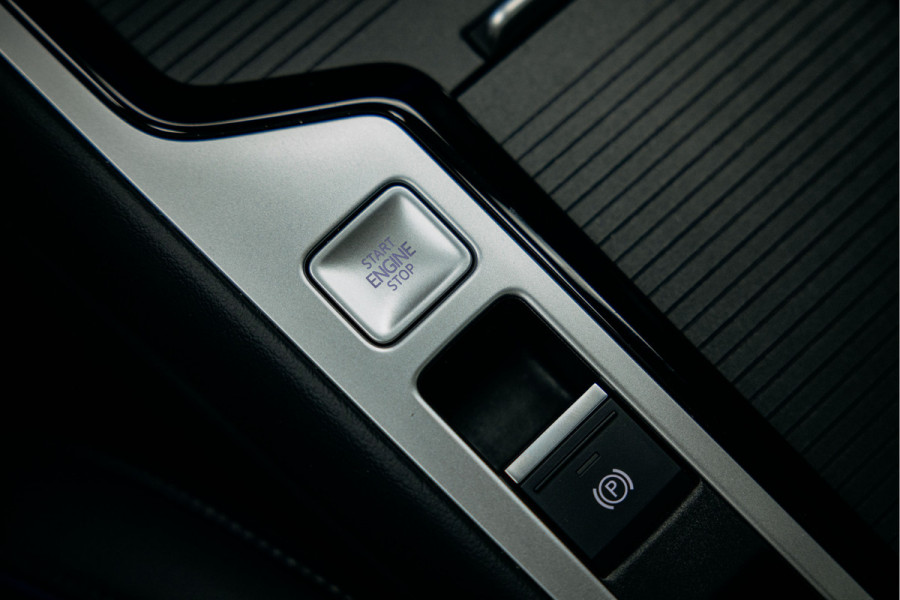 Volkswagen Passat R-Line Diesel | Trekhaak | Pano | Head-up | Stoelmassage | Volkswagen Passat R-Line Diesel | Trekhaak | Pano | Head-up | Stoelmassage |