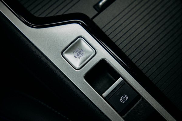 Volkswagen Passat R-Line Diesel | Trekhaak | Pano | Head-up | Stoelmassage | Volkswagen Passat R-Line Diesel | Trekhaak | Pano | Head-up | Stoelmassage |