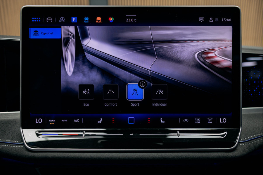 Volkswagen Passat R-Line Diesel | Trekhaak | Pano | Head-up | Stoelmassage | Volkswagen Passat R-Line Diesel | Trekhaak | Pano | Head-up | Stoelmassage |