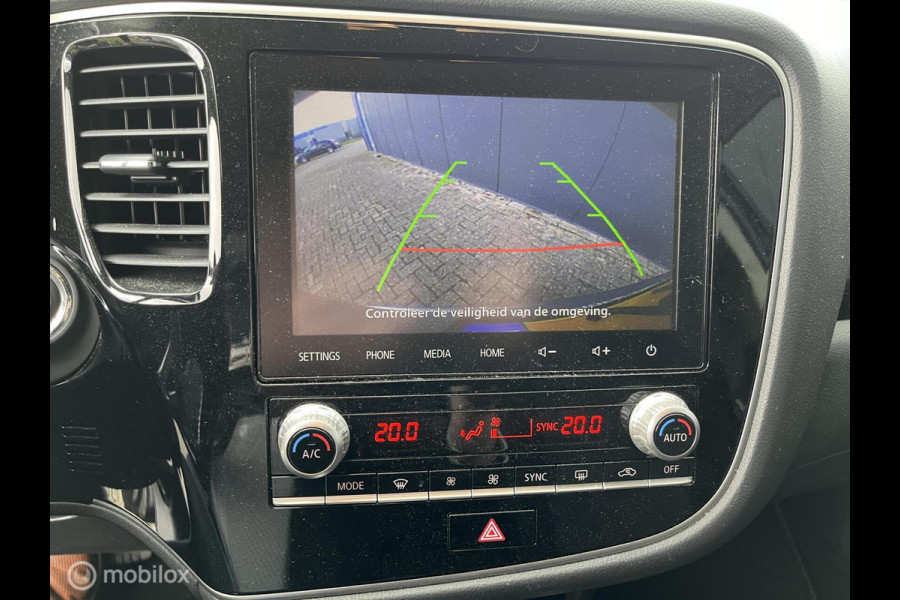Mitsubishi Outlander 2.4 PHEV Pure trekhaak parkeersensoren camera