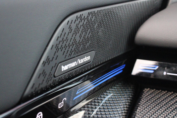 BMW 5 Serie Touring 520i | M-SPORT INTERIEUR / EXTERIEUR | MULTIFUNCTIONELE SPORTSTOELEN, VOLLEDIG ELEKTRISCH MET GEHEUGEN | VOORSTOELEN VERWARMD / GEVENTILEERD | ACHTERBANK VERWARMD | HALF LEDER / HALF ALCANTARA BEKLEDING | GLAZEN PANORAMA DAK | HARMAN KARDON PREMIUM AUDIO | APPLE CARPLAY / ANDROID AUTO | EXTRA GETINT GLAS ACHTER | GECOMBINEERD RADAR- CAMERA SYSTEEM | NAVIGATIE |