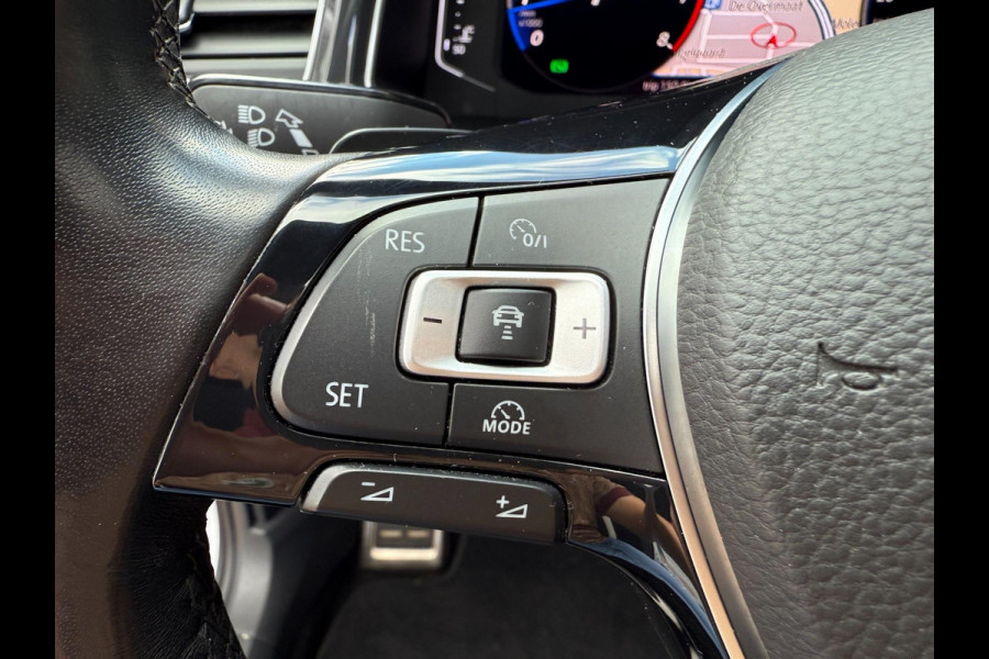 Volkswagen T-Roc 2.0 TSI 4Motion Sport| PANO | LED | CARPLAY
