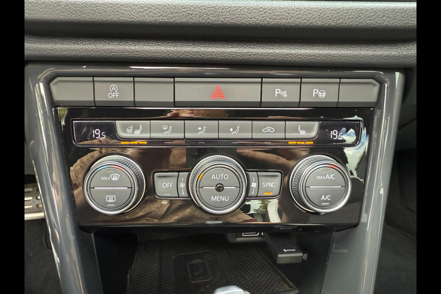 Volkswagen T-Roc 2.0 TSI 4Motion Sport| PANO | LED | CARPLAY