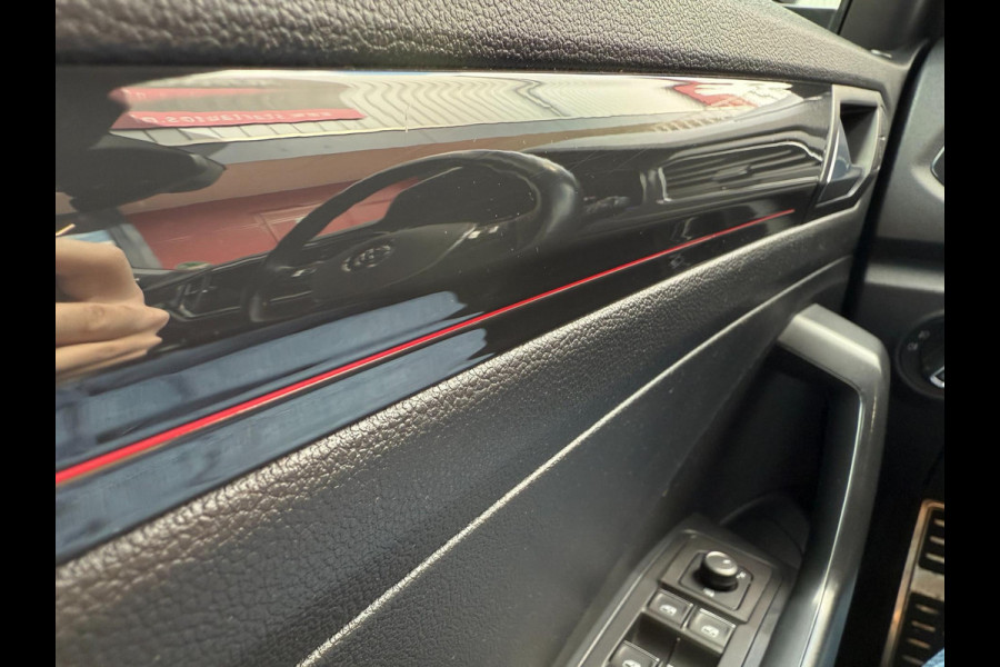 Volkswagen T-Roc 2.0 TSI 4Motion Sport| PANO | LED | CARPLAY