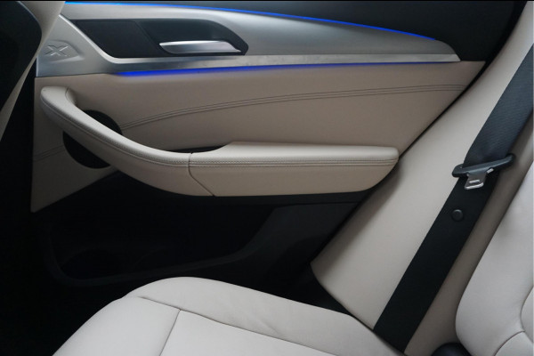 BMW X3 xDrive20i High Executive 3x M-SPORT (Aerodynamica/ onderstel/ interieur) Nederlandse BMW (NAP) | BMW dealer onderhouden | 20inch | Trekhaak | Sfeerverlichting |