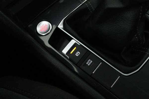 Seat Tarraco 1.5 TSI Style Limited Edition (PANORAMADAK, TREKHAAK, DIGITALE COCKPIT, NAVIGATIE, CARPLAY, PARKEERSENSOREN)