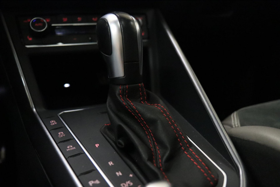 Volkswagen Polo 2.0 TSI GTI PANO/CARPLAY/STOELVERWARMING/VOL