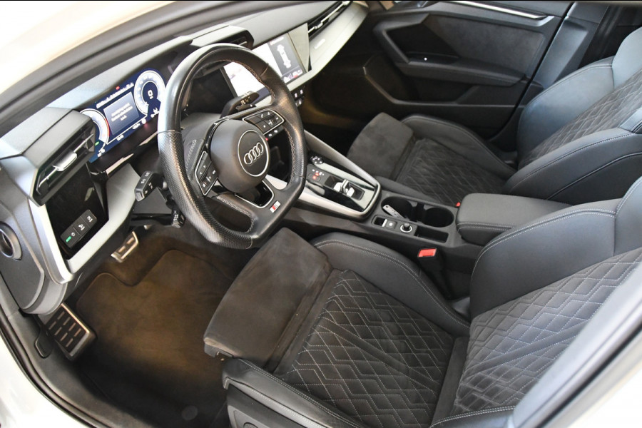 Audi A3 Sportback 40 TFSI e Business S-line, Panoramadak, Applecarplay