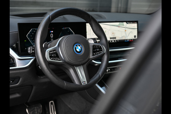 BMW X5 xDrive50e | M-SPORT PRO | TREKHAAK | COMFORT ACCESS | BMW NIERE ICONIC GLOW | PANORAMADAK | COMFORT SEATS | AMBIANCE INTERIEUR |