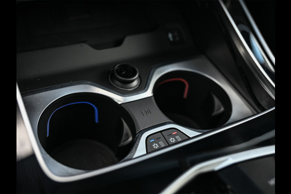 BMW X5 xDrive50e | M-SPORT PRO | TREKHAAK | COMFORT ACCESS | BMW NIERE ICONIC GLOW | PANORAMADAK | COMFORT SEATS | AMBIANCE INTERIEUR |