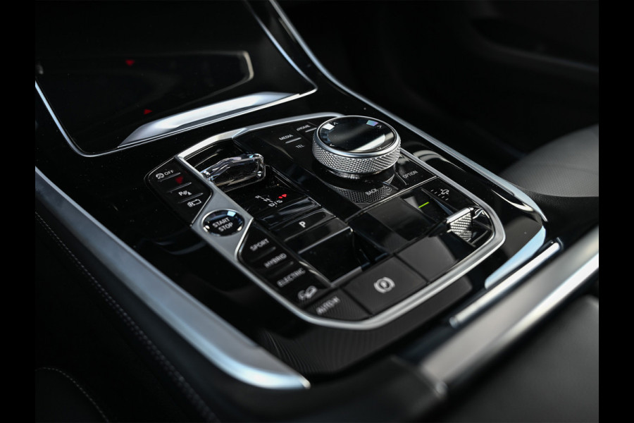 BMW X5 xDrive50e | M-SPORT PRO | TREKHAAK | COMFORT ACCESS | BMW NIERE ICONIC GLOW | PANORAMADAK | COMFORT SEATS | AMBIANCE INTERIEUR |