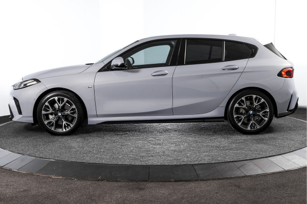 BMW 1-serie 120 M Sport | Dig. Cockpit | Adapt. Cruise | Stoelverw. | PDC | Camera | NAV + App. Connect | ECC | DAB | LM 18" | 3654