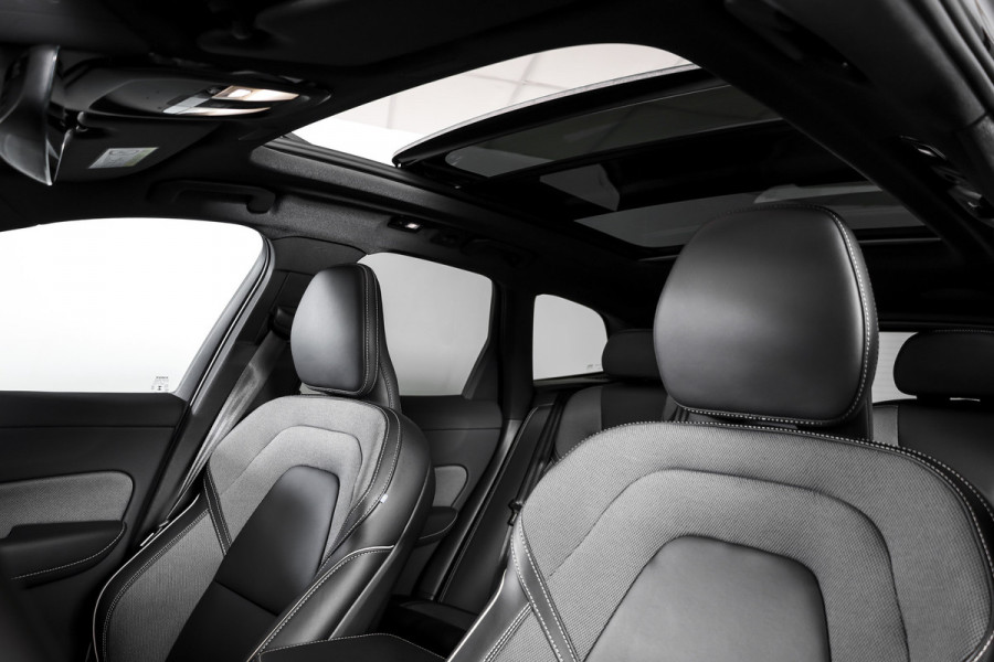 Volvo XC60 2.0 T6 Plug-in hybrid AWD Plus Black Edition | S/K-Panodak | Harman/Kardon | Dig. Cockpit | Adapt. Cruise | Memory Stoelen | Elek. Klep | Stoel-+stuurverw. | 360 Camera | NAV+App. Connect | ECC | LM 21" | 3461